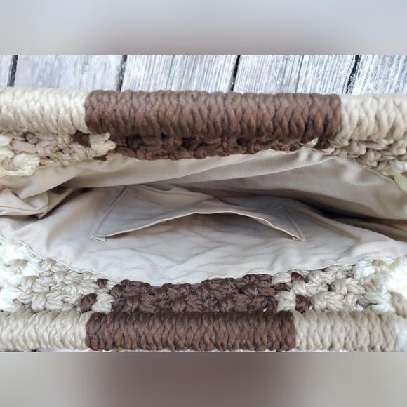 1970s macrame handbag with bamboo handles - Picture 7 of 8